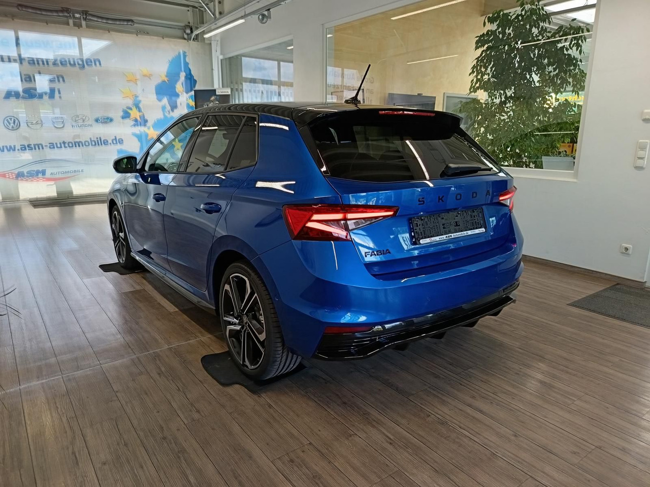 Skoda Fabia Monte Carlo 110 kW DSG*LED*ACC*R-KAM*KESSY - Limuzina: slika 4 Skoda Fabia Monte Carlo 110 kW DSG*LED*ACC*R-KAM*KESSY - Limuzina: slika 4