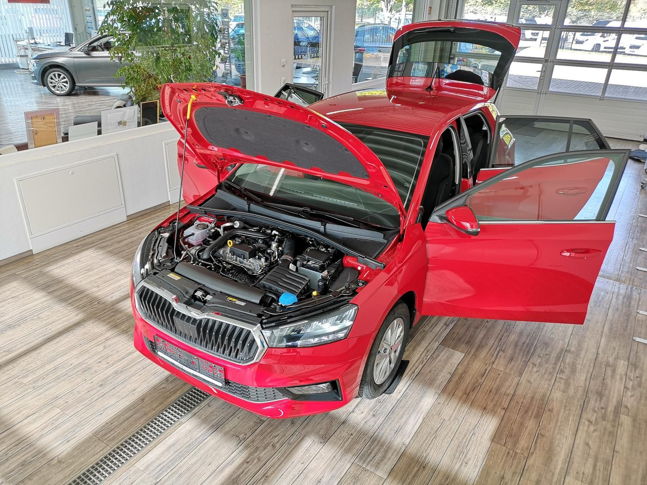 Skoda Fabia Selection 1,0TSIDSG+AHK-VORBER+LED+DAB+SHZ - Limuzina: slika 5 Skoda Fabia Selection 1,0TSIDSG+AHK-VORBER+LED+DAB+SHZ - Limuzina: slika 5