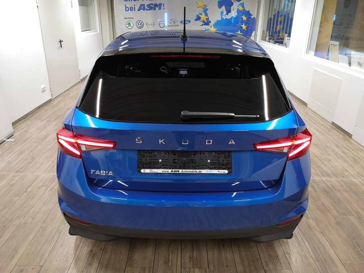 Skoda Fabia Style 1,0TSI 81 kW+R-KAM+2xPDC+LED+DAB+SHZ - Limuzina: slika 4 Skoda Fabia Style 1,0TSI 81 kW+R-KAM+2xPDC+LED+DAB+SHZ - Limuzina: slika 4