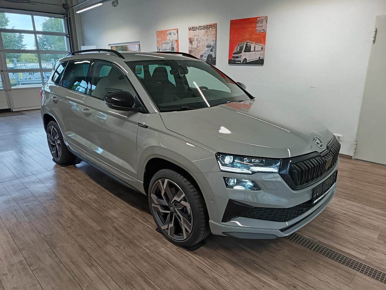 Skoda Karoq Sportline 1,5 TSI DSG*AHK*PSD*STD.HZG*NAVI - SUV: slika 3 Skoda Karoq Sportline 1,5 TSI DSG*AHK*PSD*STD.HZG*NAVI - SUV: slika 3