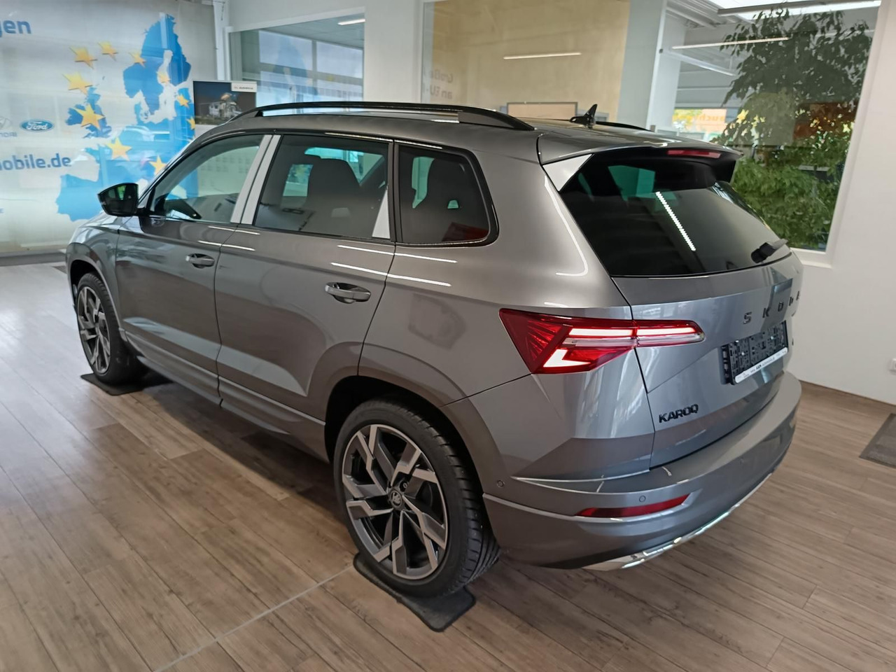 Skoda Karoq Sportline 2,0 TDI 4x4*AHK*PSD*STD.HZG*DCC* - SUV: slika 4 Skoda Karoq Sportline 2,0 TDI 4x4*AHK*PSD*STD.HZG*DCC* - SUV: slika 4