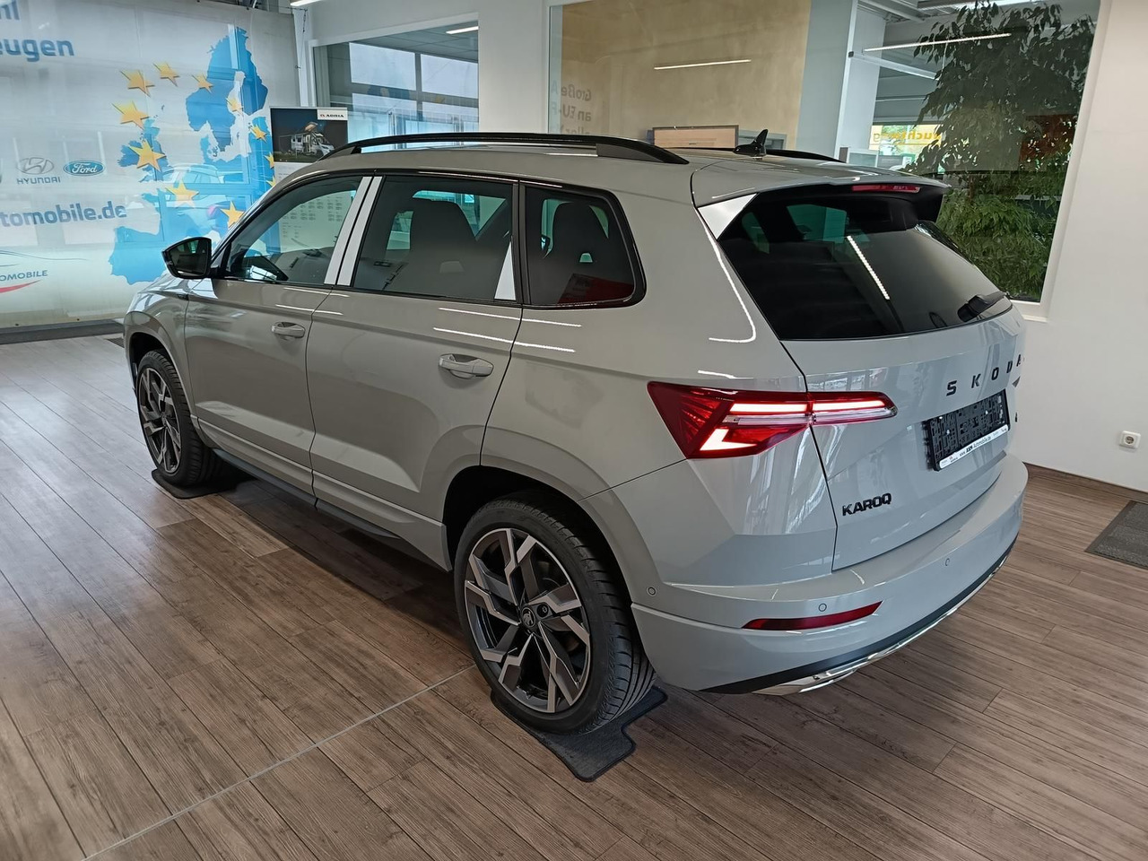 Skoda Karoq Sportline 2,0 TDI DSG 4x4*AHK*PSD*STD.HZG* - SUV: slika 4 Skoda Karoq Sportline 2,0 TDI DSG 4x4*AHK*PSD*STD.HZG* - SUV: slika 4