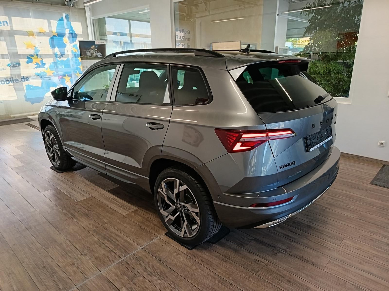 Skoda Karoq Sportline 2,0 TDI DSG 4x4*AHK*PSD*STD.HZG* - SUV: slika 4 Skoda Karoq Sportline 2,0 TDI DSG 4x4*AHK*PSD*STD.HZG* - SUV: slika 4