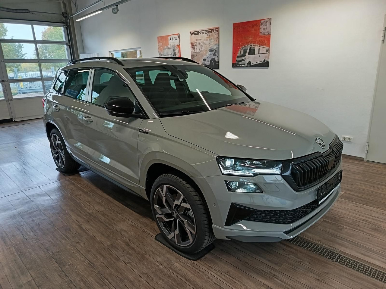Skoda Karoq Sportline 2,0 TDI DSG 4x4*AHK*PSD*STD.HZG* - SUV: slika 3 Skoda Karoq Sportline 2,0 TDI DSG 4x4*AHK*PSD*STD.HZG* - SUV: slika 3