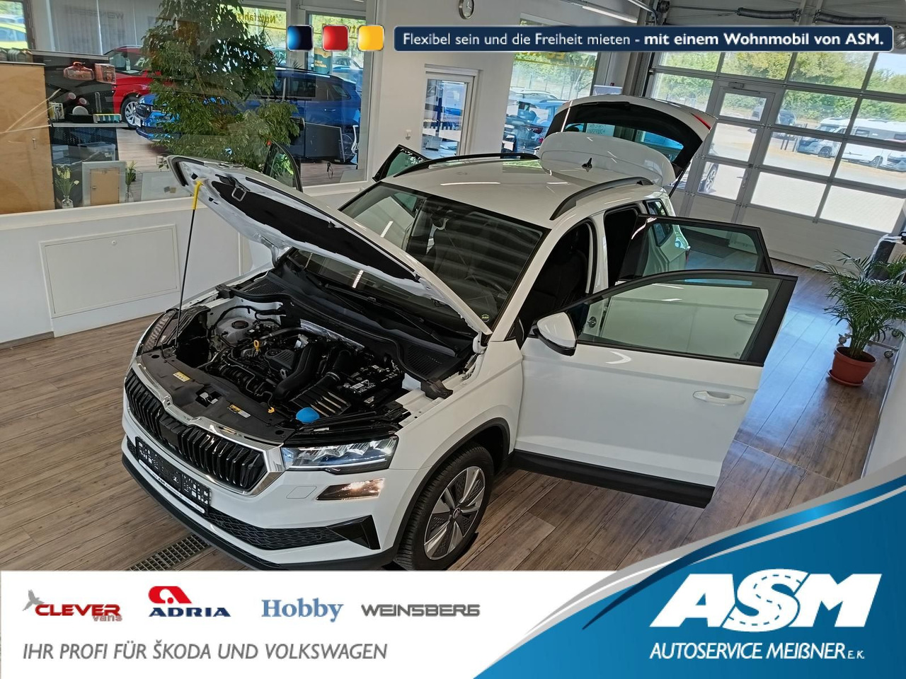 Skoda Karoq Style 1,5 TSI DSG*AHK*NAVI*LED*R-KAM*2xPDC - SUV: slika 1 Skoda Karoq Style 1,5 TSI DSG*AHK*NAVI*LED*R-KAM*2xPDC - SUV: slika 1