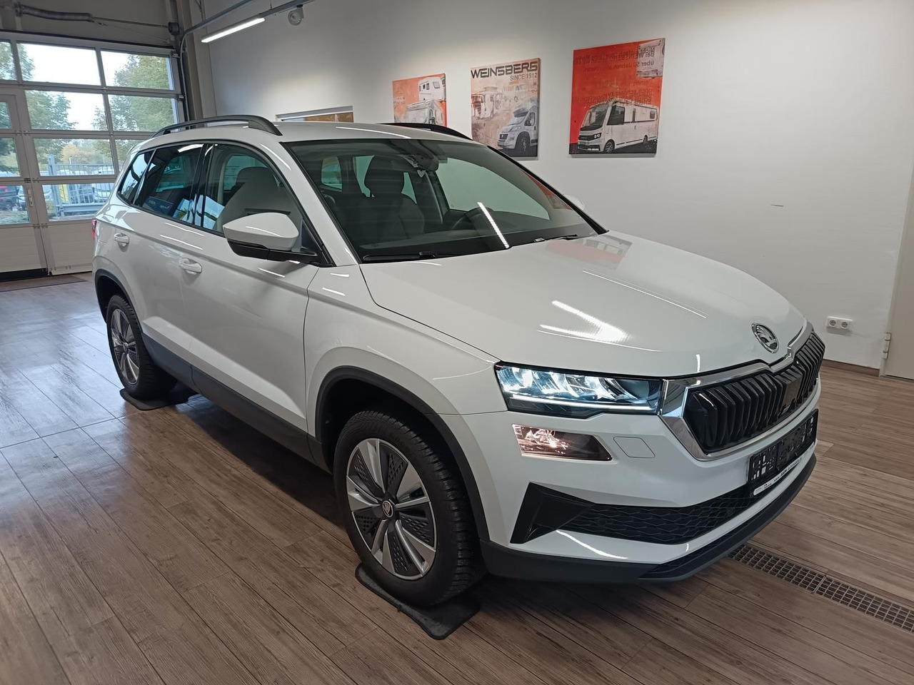 Skoda Karoq Style 1,5 TSI DSG*AHK*NAVI*LED*R-KAM*2xPDC - SUV: slika 3 Skoda Karoq Style 1,5 TSI DSG*AHK*NAVI*LED*R-KAM*2xPDC - SUV: slika 3