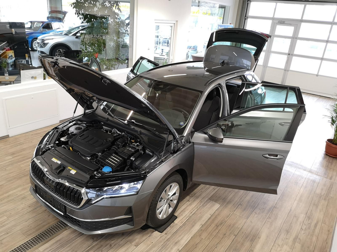 Skoda Octavia Combi Selection DSG*AHK*WINTERPAKET*LED* - Karavan: slika 2 Skoda Octavia Combi Selection DSG*AHK*WINTERPAKET*LED* - Karavan: slika 2