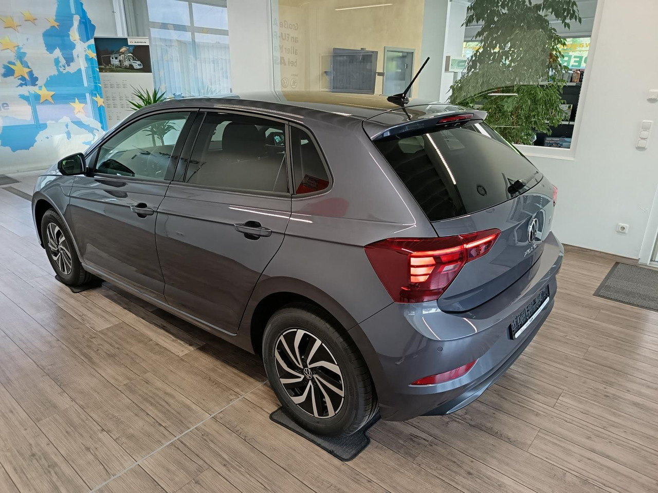 Volkswagen Polo Life 1.0 TSI 70kW DSG*LED*ACC*R-KAM*DAB*PDC - Automobil: slika 4 Volkswagen Polo Life 1.0 TSI 70kW DSG*LED*ACC*R-KAM*DAB*PDC - Automobil: slika 4