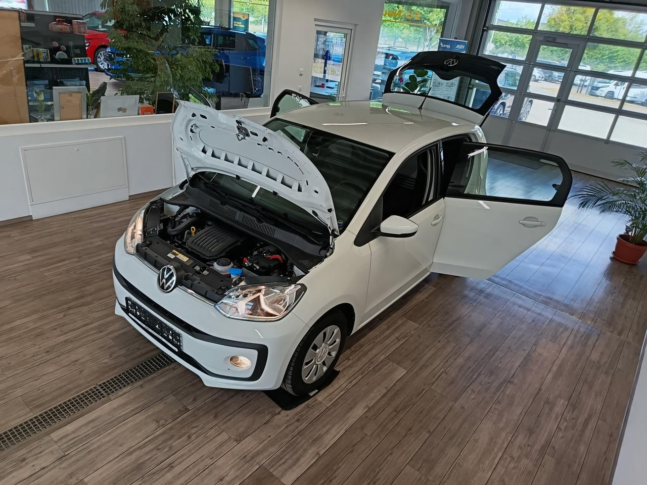 Volkswagen up! move up! 1.0*R-KAM*PDC*SHZ*MAPS+MORE*DAB*NSW - Automobil: slika 2 Volkswagen up! move up! 1.0*R-KAM*PDC*SHZ*MAPS+MORE*DAB*NSW - Automobil: slika 2