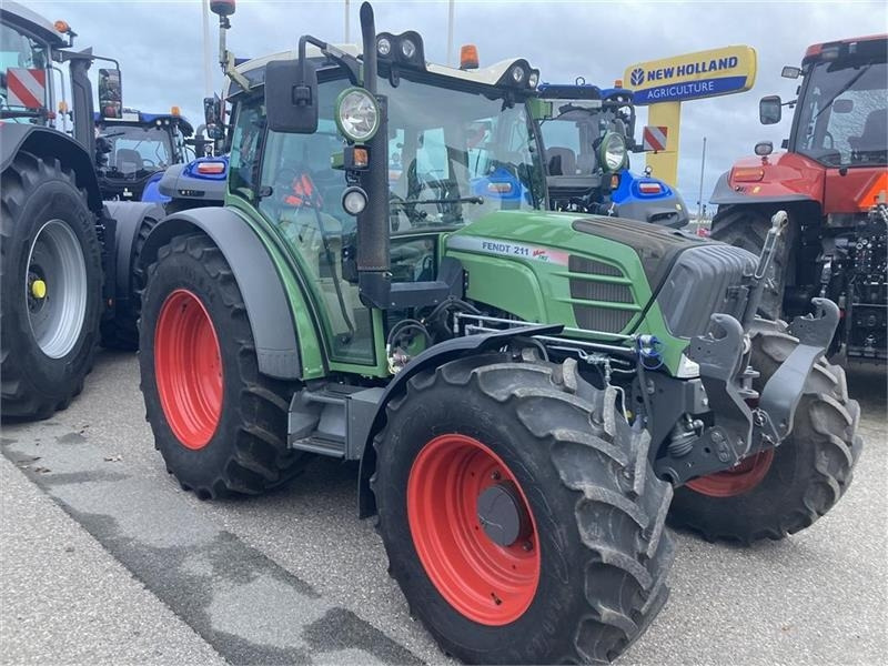 Fendt 211 Vario TMS - Traktor: slika 1 Fendt 211 Vario TMS - Traktor: slika 1