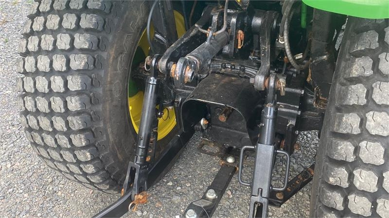 John Deere 3033 R - Komunalni traktor: slika 5 John Deere 3033 R - Komunalni traktor: slika 5