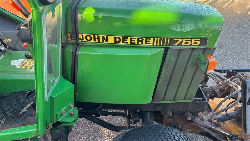 John Deere 755 Kompakt traktor - Komunalni traktor: slika 2 John Deere 755 Kompakt traktor - Komunalni traktor: slika 2