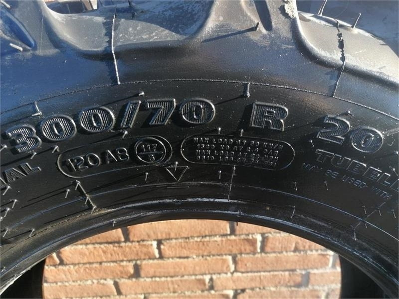 Kleber 300/70R20 - Guma za Korisno/ Posebno vozilo: slika 4 Kleber 300/70R20 - Guma za Korisno/ Posebno vozilo: slika 4