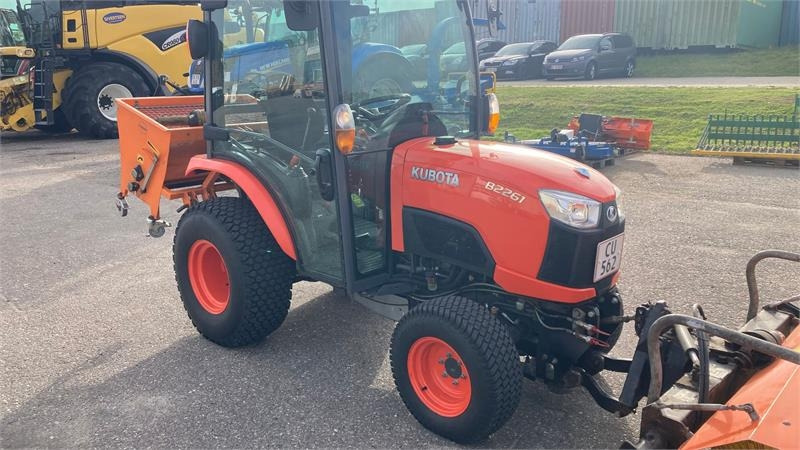 Kubota B2261 med 120 cm kost og udlægger - Komunalni traktor: slika 4 Kubota B2261 med 120 cm kost og udlægger - Komunalni traktor: slika 4