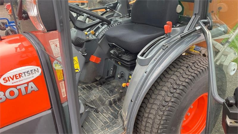 Kubota STW37 Kompakttraktor  - Komunalni traktor: slika 4 Kubota STW37 Kompakttraktor  - Komunalni traktor: slika 4