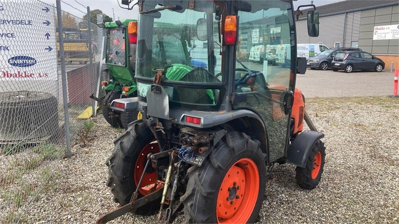 Kubota STW37 Kun 1145 timer - Komunalni traktor: slika 3 Kubota STW37 Kun 1145 timer - Komunalni traktor: slika 3