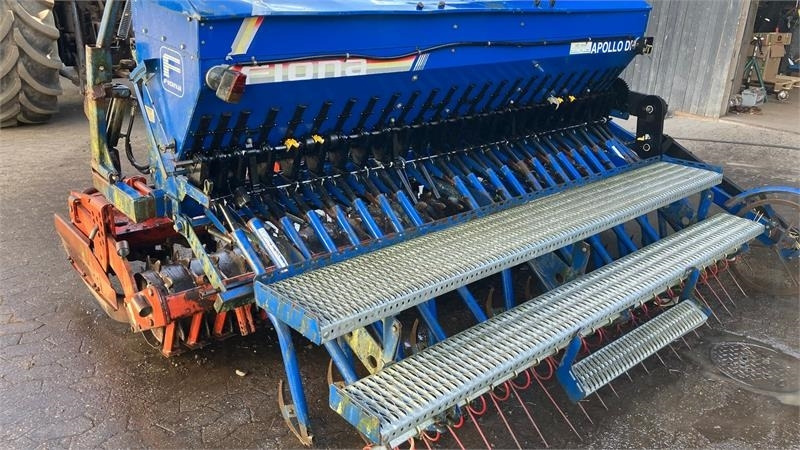 Kuhn HR 3001 M med Fiona Apollo - Kombinovana mašina za setvu: slika 3 Kuhn HR 3001 M med Fiona Apollo - Kombinovana mašina za setvu: slika 3