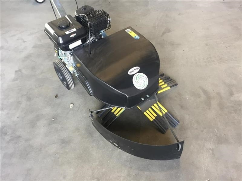 Kwern Greenbuster Pro III 8x3 Inkl. afdækningsskær - Baštenska oprema: slika 1 Kwern Greenbuster Pro III 8x3 Inkl. afdækningsskær - Baštenska oprema: slika 1