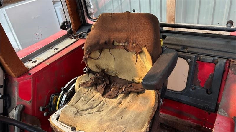 Massey Ferguson 699 - Traktor: slika 4 Massey Ferguson 699 - Traktor: slika 4