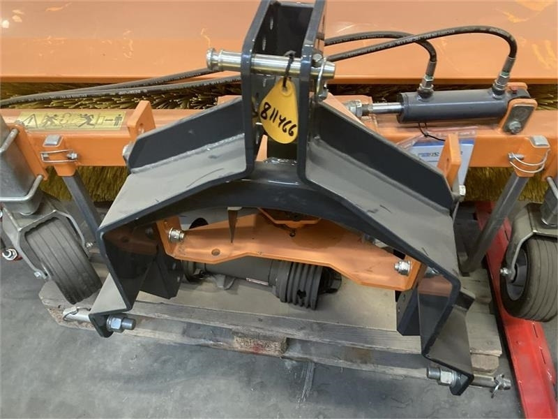 Nesbo FM 1500 P 1000H PTO - 3 pkt. 1 - Metle: slika 4 Nesbo FM 1500 P 1000H PTO - 3 pkt. 1 - Metle: slika 4