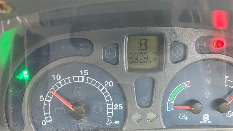 Lizing New Holland T7030 New Holland T7030: slika 10 Lizing New Holland T7030 New Holland T7030: slika 10