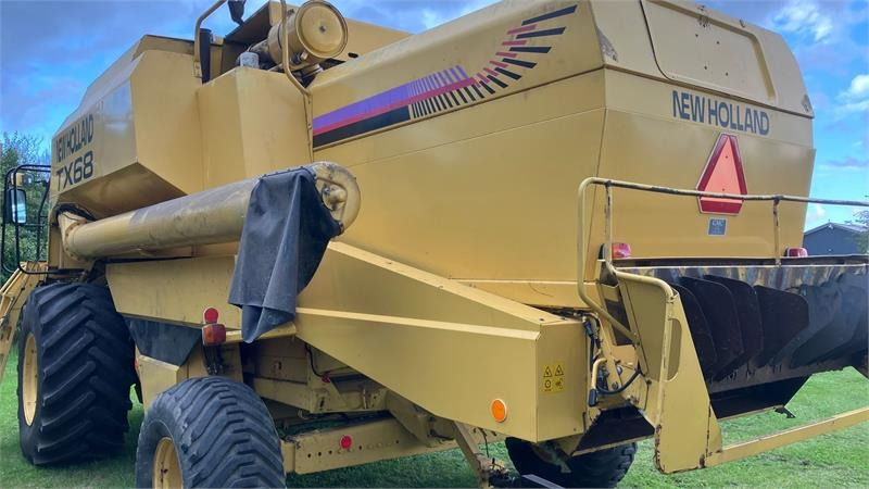 New Holland TX68 FSH - Kombinovani kombajn: slika 2 New Holland TX68 FSH - Kombinovani kombajn: slika 2