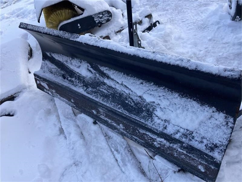 Stiga Park 120 cm med Gummiskær - Raonik za sneg za Poljoprivredna mašina: slika 1 Stiga Park 120 cm med Gummiskær - Raonik za sneg za Poljoprivredna mašina: slika 1