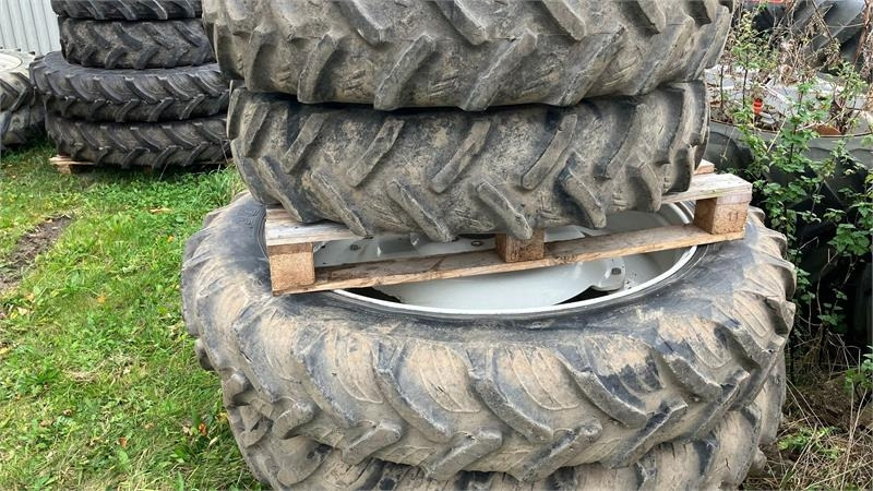 Taurus 270/95R32 - 300/95R46 - Guma za Poljoprivredna mašina: slika 1 Taurus 270/95R32 - 300/95R46 - Guma za Poljoprivredna mašina: slika 1