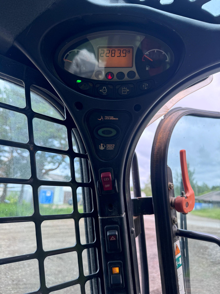 Mini utovarivač BOBCAT S450: slika 9