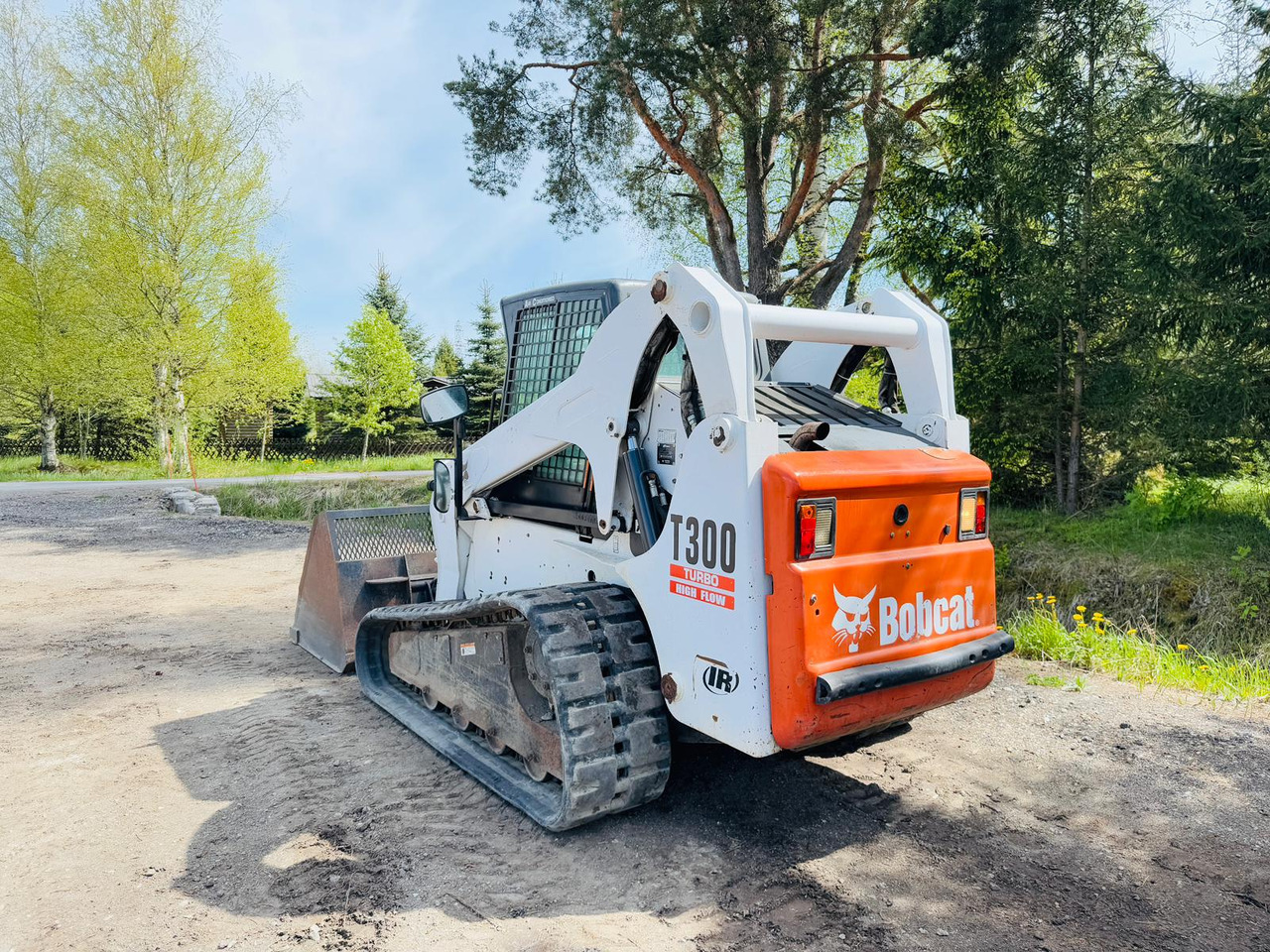 BOBCAT T300 - Mini utovarivač: slika 3 BOBCAT T300 - Mini utovarivač: slika 3