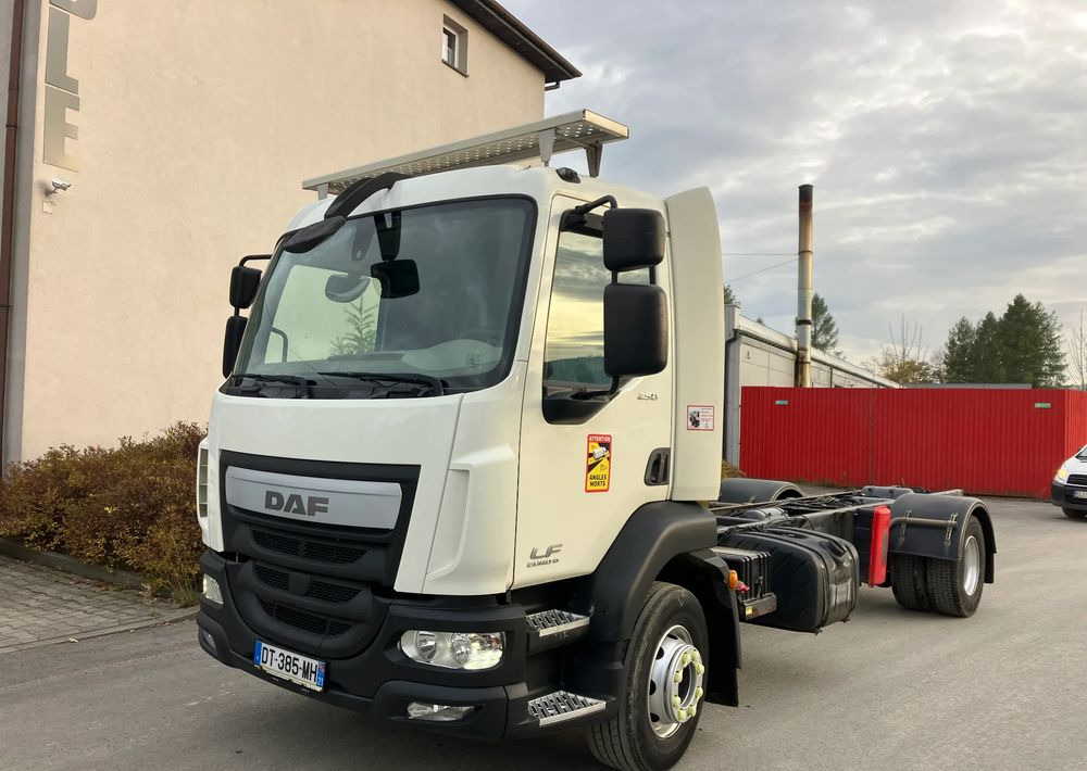 DAF Daf FL 16.250 euro  6 ramo do zabudowy - Kamion sa golom šasijom i zatvorenom kabinom: slika 1 DAF Daf FL 16.250 euro  6 ramo do zabudowy - Kamion sa golom šasijom i zatvorenom kabinom: slika 1