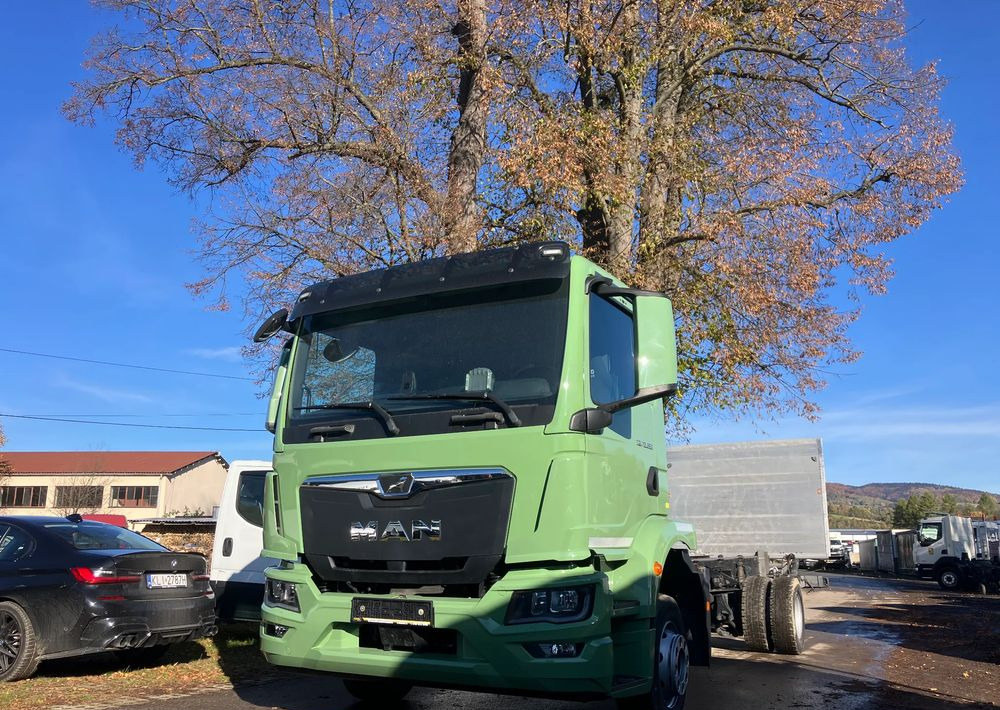 MAN MAN TGM 12.290 euro 6 ramo do zabudowy - Kamion sa golom šasijom i zatvorenom kabinom: slika 1 MAN MAN TGM 12.290 euro 6 ramo do zabudowy - Kamion sa golom šasijom i zatvorenom kabinom: slika 1