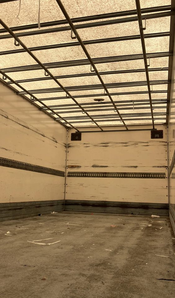 Mercedes-Benz Atego 1218  kurierka kontener - Kamion sa zatvorenim sandukom: slika 5 Mercedes-Benz Atego 1218  kurierka kontener - Kamion sa zatvorenim sandukom: slika 5