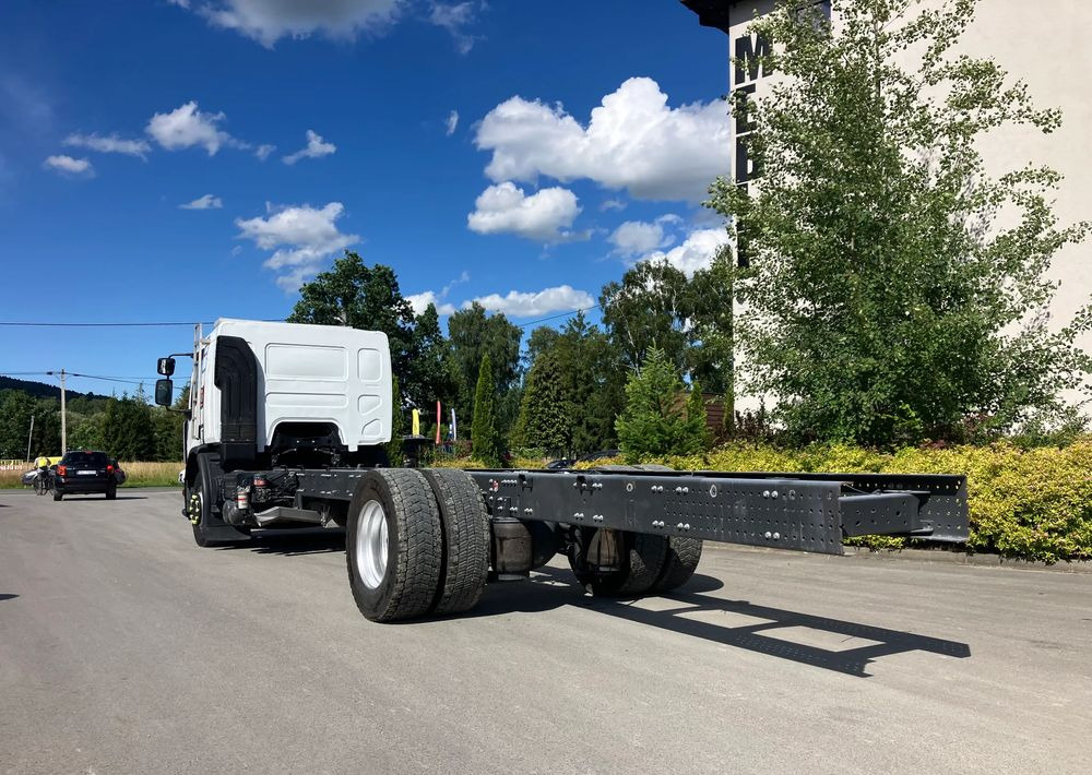 Renault RENAULT Gama D WIDE 19 euro 6 ramo do zabudowy tylko 50 tys km - Kamion sa golom šasijom i zatvorenom kabinom: slika 3 Renault RENAULT Gama D WIDE 19 euro 6 ramo do zabudowy tylko 50 tys km - Kamion sa golom šasijom i zatvorenom kabinom: slika 3