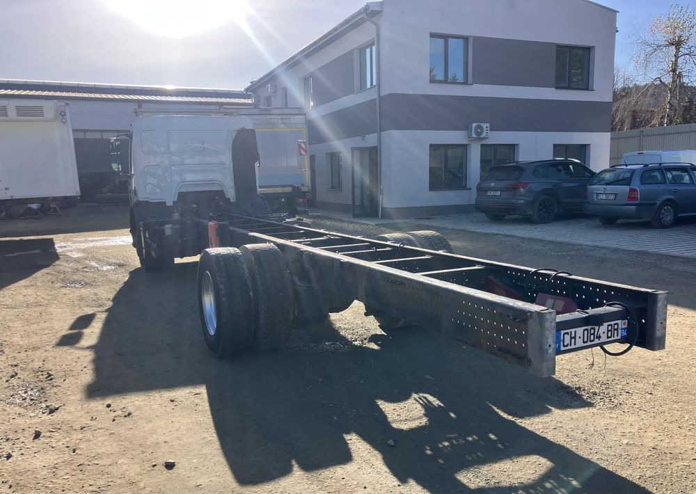 Renault RENAULT Premium 280 ramo do zabudowy - Kamion sa golom šasijom i zatvorenom kabinom: slika 3 Renault RENAULT Premium 280 ramo do zabudowy - Kamion sa golom šasijom i zatvorenom kabinom: slika 3