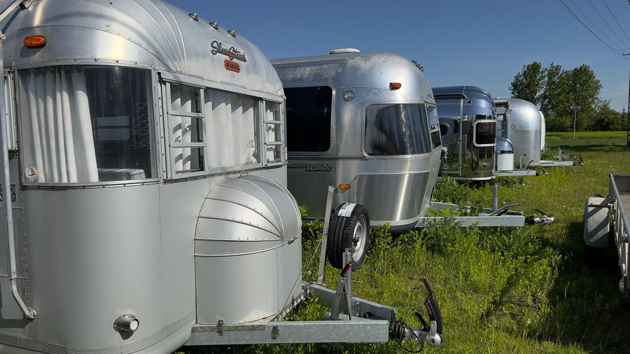 1992 Airstream Classic 1992 Airstream Classic – Fully Rebuilt Vintage Travel Trailer - Prikolica za hrane: slika 3 1992 Airstream Classic 1992 Airstream Classic – Fully Rebuilt Vintage Travel Trailer - Prikolica za hrane: slika 3