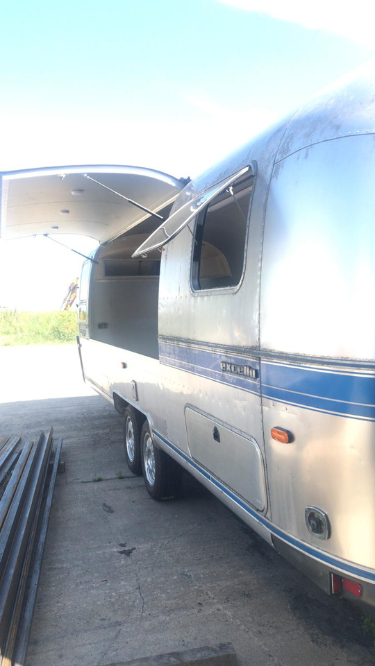 1992 Airstream Classic 1992 Airstream Classic – Fully Rebuilt Vintage Travel Trailer - Prikolica za hrane: slika 5 1992 Airstream Classic 1992 Airstream Classic – Fully Rebuilt Vintage Travel Trailer - Prikolica za hrane: slika 5