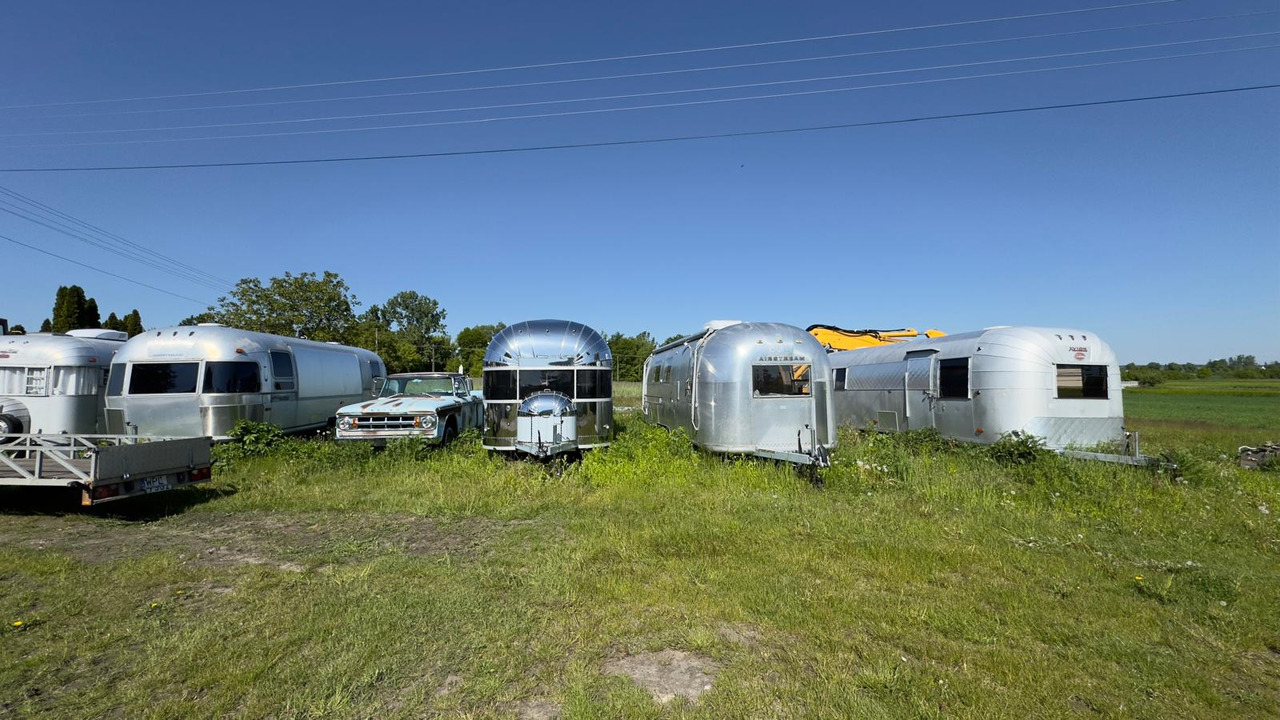 1992 Airstream Classic 1992 Airstream Classic – Fully Rebuilt Vintage Travel Trailer - Prikolica za hrane: slika 2 1992 Airstream Classic 1992 Airstream Classic – Fully Rebuilt Vintage Travel Trailer - Prikolica za hrane: slika 2