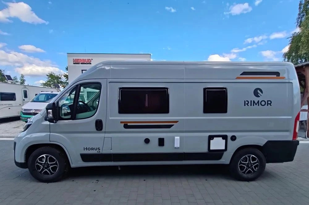 Fiat Ducato Rimor Horus 45 NEW AUTOMAT Grau Truma Diesel Lampen FULL LED 4-Sitzer - Kamper: slika 3 Fiat Ducato Rimor Horus 45 NEW AUTOMAT Grau Truma Diesel Lampen FULL LED 4-Sitzer - Kamper: slika 3