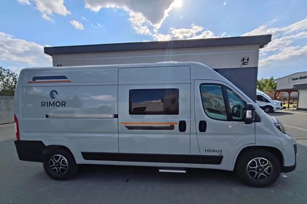 Fiat Ducato Rimor Horus 45 NEW AUTOMAT Grau Truma Diesel Lampen FULL LED 4-Sitzer - Kamper: slika 4 Fiat Ducato Rimor Horus 45 NEW AUTOMAT Grau Truma Diesel Lampen FULL LED 4-Sitzer - Kamper: slika 4