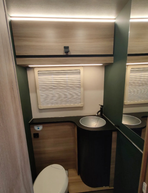 Novu Kamp kombi RIMOR Rimor KILIG 95 Plus NEW Retrofitted 5 Passenger Winter Camera Navigation: slika 19