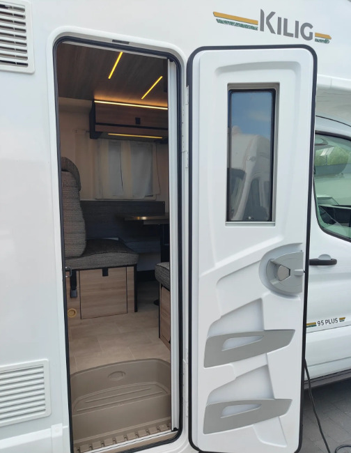 Novu Kamp kombi RIMOR Rimor KILIG 95 Plus NEW Retrofitted 5 Passenger Winter Camera Navigation: slika 12