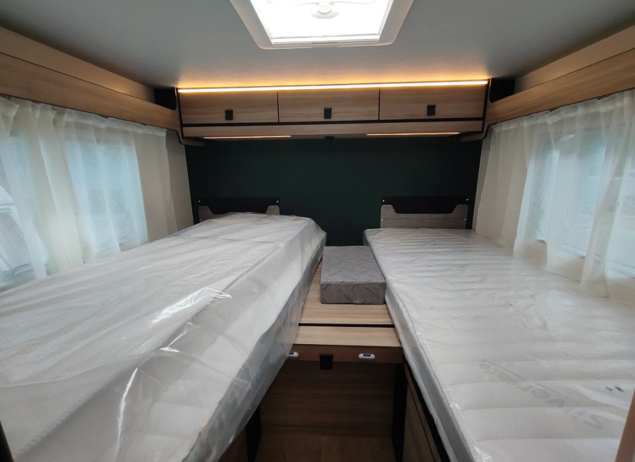 Novu Kamp kombi RIMOR Rimor KILIG 95 Plus NEW Retrofitted 5 Passenger Winter Camera Navigation: slika 20