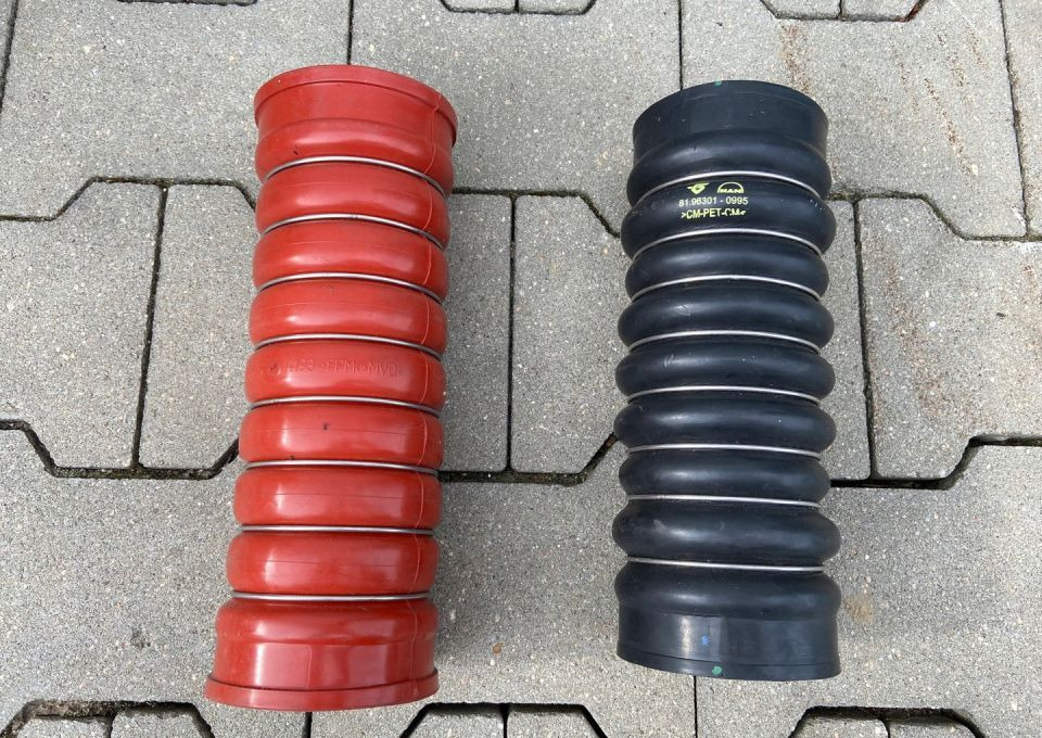 Guma chłodnicy MAN TGX TGS TG3 NOWA łącznik - Radijator za Kamion: slika 1 Guma chłodnicy MAN TGX TGS TG3 NOWA łącznik - Radijator za Kamion: slika 1