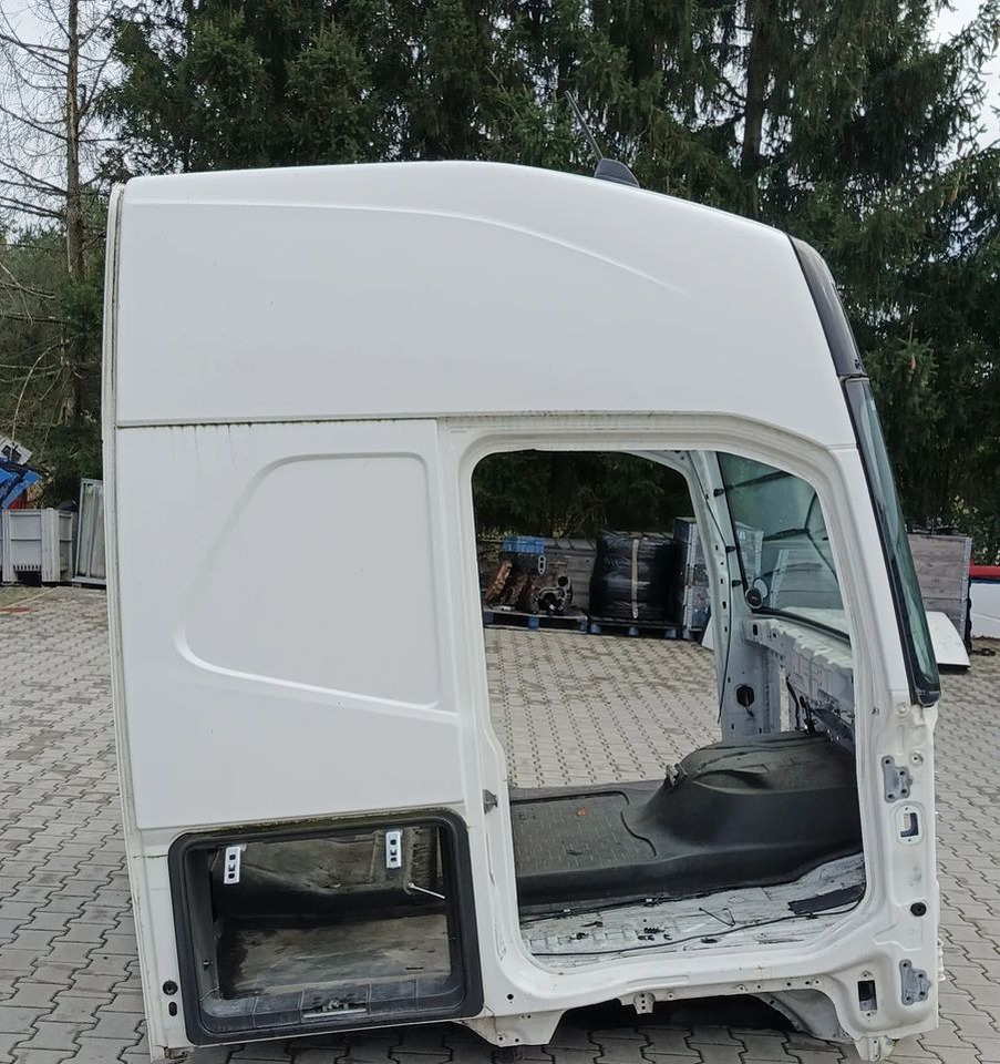 KABINA VOLVO FH4 - Kabina za Kamion: slika 4 KABINA VOLVO FH4 - Kabina za Kamion: slika 4