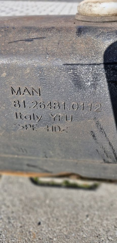 MAN TG3 TGX TGS ZBIORNICZEK PŁYNU DO SPRYSKIWACZY 81.26481.0112 - Brisač za Kamion: slika 2 MAN TG3 TGX TGS ZBIORNICZEK PŁYNU DO SPRYSKIWACZY 81.26481.0112 - Brisač za Kamion: slika 2