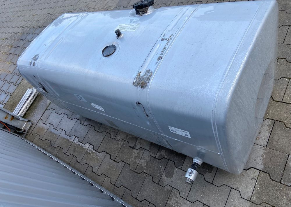 Zbiornik paliwa MAN TGX TGS 600 litrów bak - Rezervoar za gorivo za Kamion: slika 4 Zbiornik paliwa MAN TGX TGS 600 litrów bak - Rezervoar za gorivo za Kamion: slika 4
