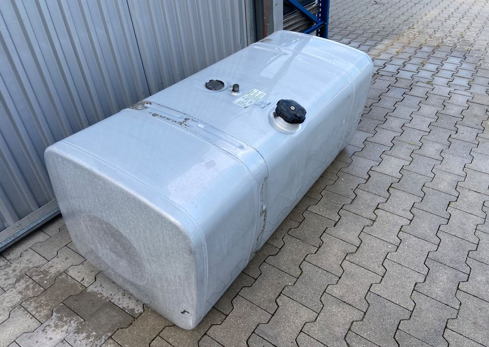 Zbiornik paliwa MAN TGX TGS 600 litrów bak - Rezervoar za gorivo za Kamion: slika 3 Zbiornik paliwa MAN TGX TGS 600 litrów bak - Rezervoar za gorivo za Kamion: slika 3