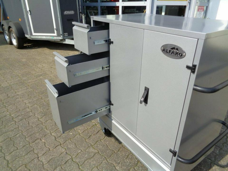 Anhänger Sattelschrank, fahrbar, abschließbar - Instrument/ Oprema: slika 5 Anhänger Sattelschrank, fahrbar, abschließbar - Instrument/ Oprema: slika 5