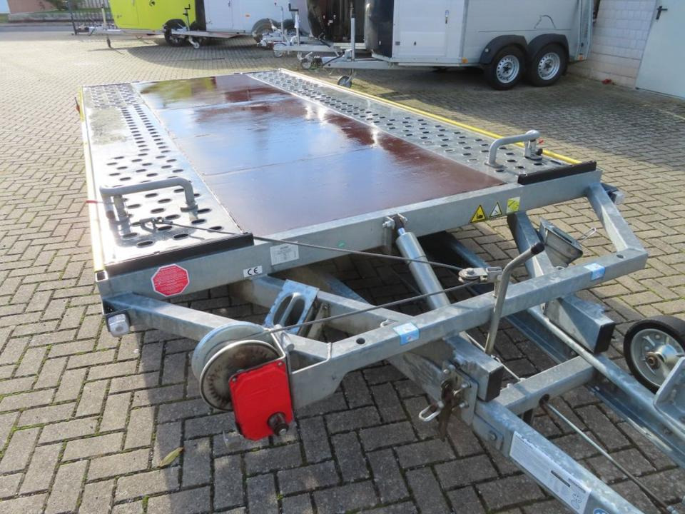 Böckmann PKW-Anhänger, Autotransporter, 3,0to. kippbar, 100 km/h - Prikolica za prevoz automobila: slika 4 Böckmann PKW-Anhänger, Autotransporter, 3,0to. kippbar, 100 km/h - Prikolica za prevoz automobila: slika 4